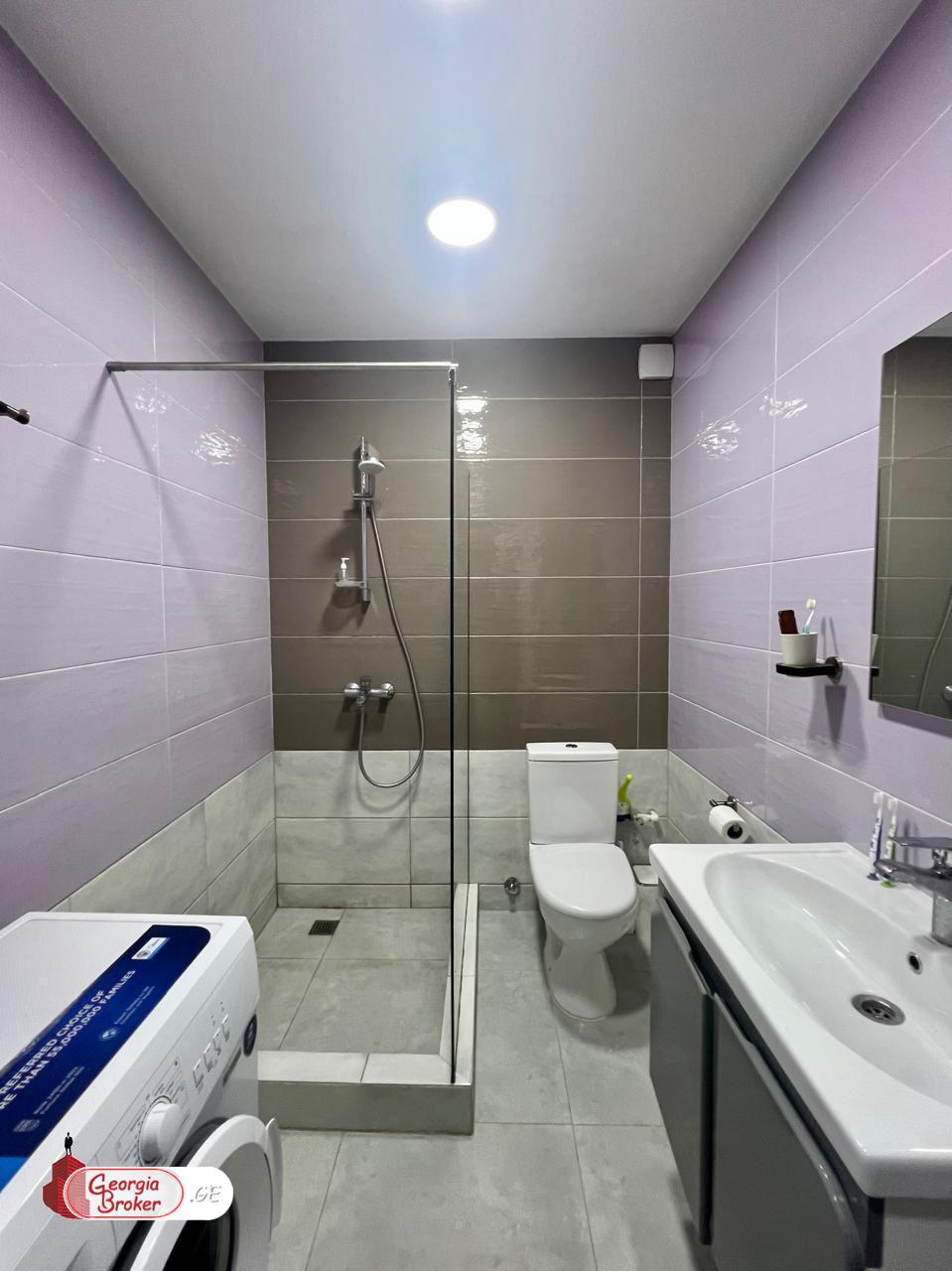 იყიდება ახალი გარემონტებული 2 ოთახიანი ბინა